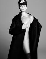 vogue_japan_september_2017_21_natasha_poly_by_luigi_iango.a01e3828b9f112409f9e1bca89936471.jpg