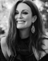 vogue_russia_september_2017_julianne_moore_by_miguel_reveriego_01.jpg