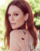 vogue_russia_september_2017_julianne_moore_by_miguel_reveriego_03.jpg