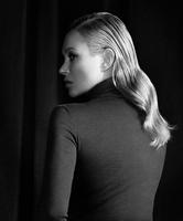 harpers_bazaar_us_september_2017_kate_moss_by_nikolai_von_bismarck_01.jpg