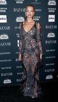 hbz_bazaar_icons_daphne_groeneveld_1504972381.jpg