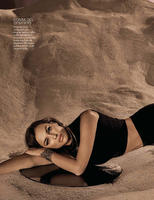53126060_vogue_mexico_october_2017_page_6.jpg