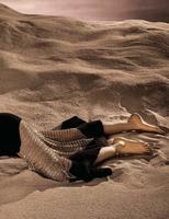 53126068_vogue_mexico_october_2017_page_7.jpg