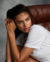 54303380_hqcelebcorner_4.jpg