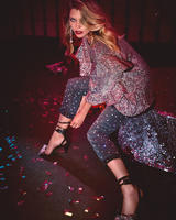 Net_A_Porter_holiday_2017_ad_campaign_the_impression_04.3938d3ce42735a23b49a633689095dd5.jpg