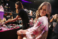 Rex_Victorias_Secret_Fashion_Show_hair_and_ma_9229362AI.089cb02184aa8f830bcdc8a217f8d503.jpg