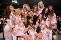 5a134c04707b0_vsfsbackstage31.db29f138285b29cdf55dc051bcadf20d.jpg