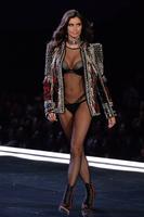 sarasampaio_victoriassecretfashionshow2017_54.f157f43396dc6f80ea0ad8bb03f04e11.jpg