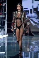 sarasampaio_victoriassecretfashionshow2017_56.b299c45bf85ce69a2f0448842637a0c5.jpg
