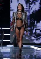 sarasampaio_victoriassecretfashionshow2017_57.4b16e4d3eedbfe987488d06e1866f0bf.jpg