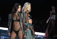 sarasampaio_victoriassecretfashionshow2017_72.bec090eb9fd53aa954c199855cd473df.jpg