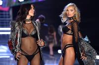 sarasampaio_victoriassecretfashionshow2017_73.684f707d722a4c121e085f23718b399c.jpg