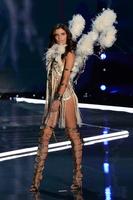 sarasampaio_victoriassecretfashionshow2017_21.b1b2d6915419389f3ac5af5c1ec7b2cb.jpg