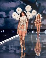 sarasampaio_victoriassecretfashionshow2017_48.c139e7e6c59b3889a3234000c190924f.jpg