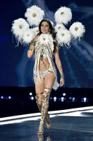 sarasampaio_victoriassecretfashionshow2017_50.5ad0b8d3115314194a77a844670f180b.jpg