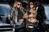 Michael_Kors_holiday_2017_ad_campaign_the_impression_03.bde55621ade0145bec7151fc258f0493.jpg