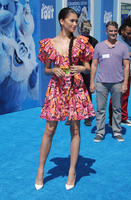 82766736_zendaya_2018_09_22_smallfootpremierela_016.jpg
