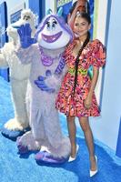 82766788_zendaya_2018_09_22_smallfootpremierela_021.jpg