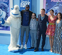 82766813_zendaya_2018_09_22_smallfootpremierela_028.jpg