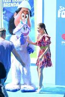 82766847_zendaya_2018_09_22_smallfootpremierela_040.jpg