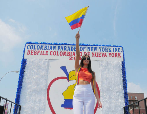 yil_1_2014_nyccolombiadayparade_3.jpg