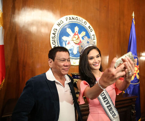 yil_1_2015_missuniversemeetsthepresidentofthephilippines_a29a9844.jpg