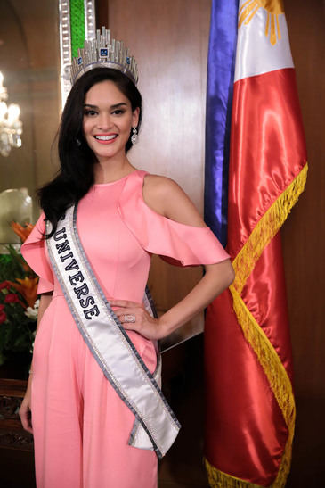 yil_1_2015_missuniversemeetsthepresidentofthephilippines_ppd15892.jpg