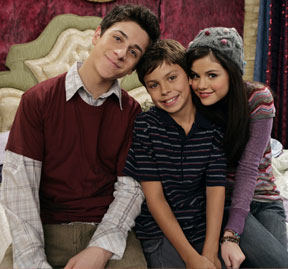 lg_promo_wizards_of_waverly_place_1.jpg