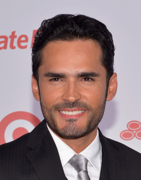 Fabian_Rios_Billboard_Latin_Music_Awards_2012_tXwCFuXW5Mkl.jpg