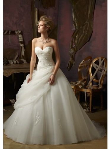 organza_and_tulle_ball_gown_strapless_wedding_dress_large.jpg