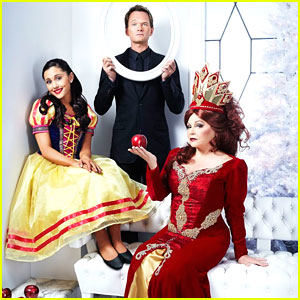 ariana_grande_snow_white_rehearsals.jpg
