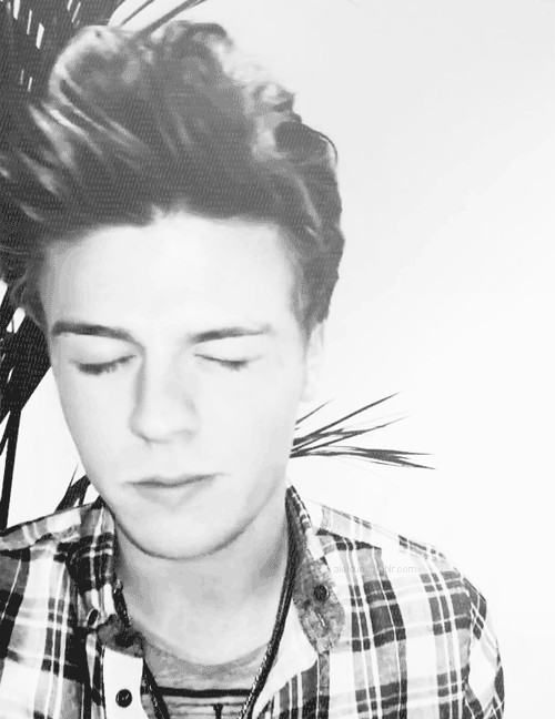 tumblr_mbc4v4IVPt1qcfv9yo1_500.gif