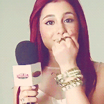 ariana_grande_gif_1_by_glitteroxy_artfans_d5dbhns_1_.gif